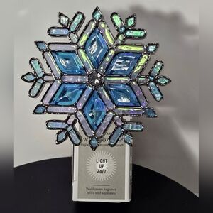 White barn bath & body works stained glass snowflake wallflower plug Nwt